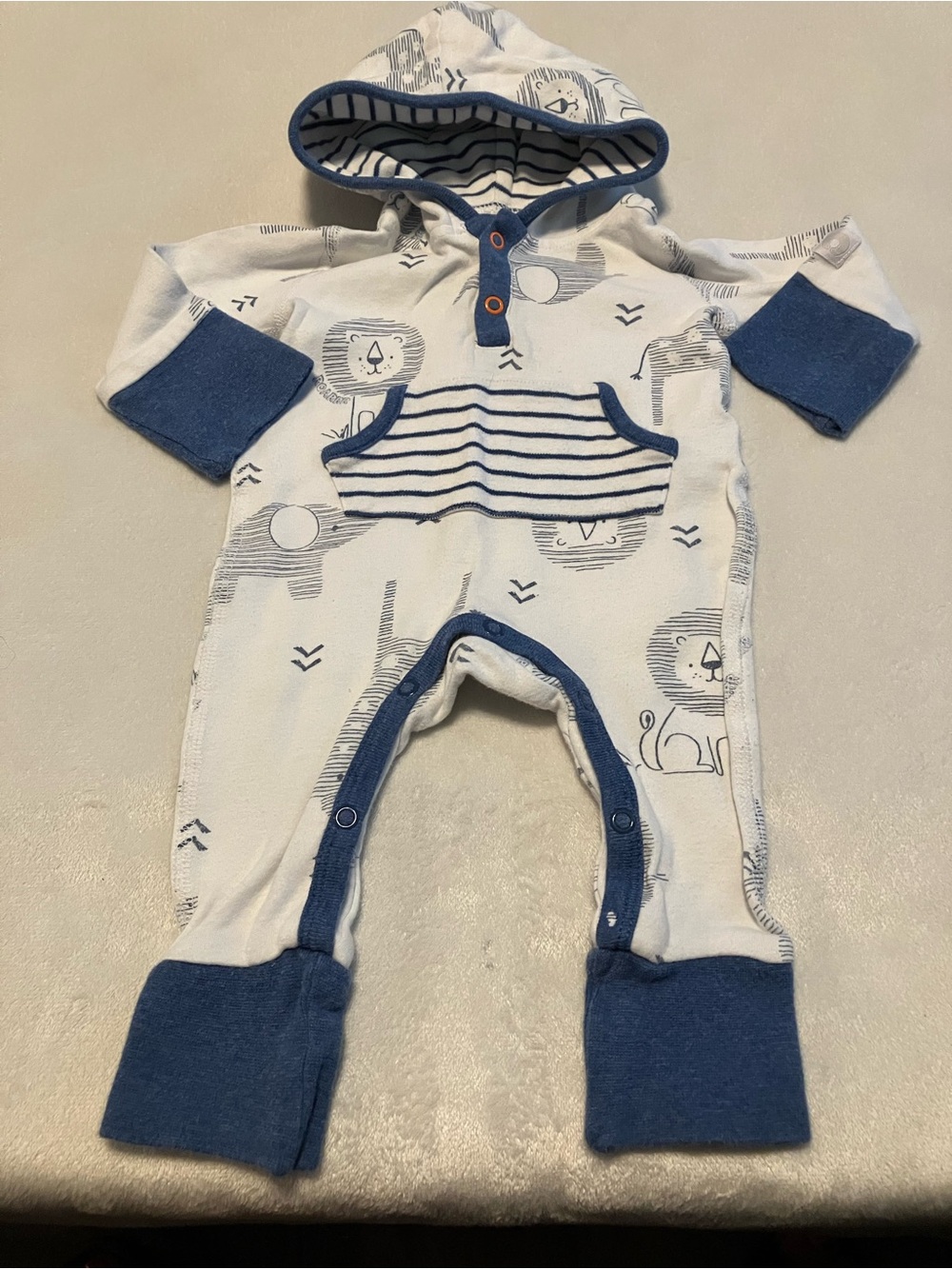 Baby Hooded One-Piece Romper in White and Blue with Lion, Elephant, Giraffe